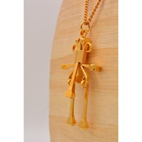 Mustad Vintage Pendant Necklace Chunky Gold Tone Abstract Heavy Signed Bin7B - Picture 9 of 12